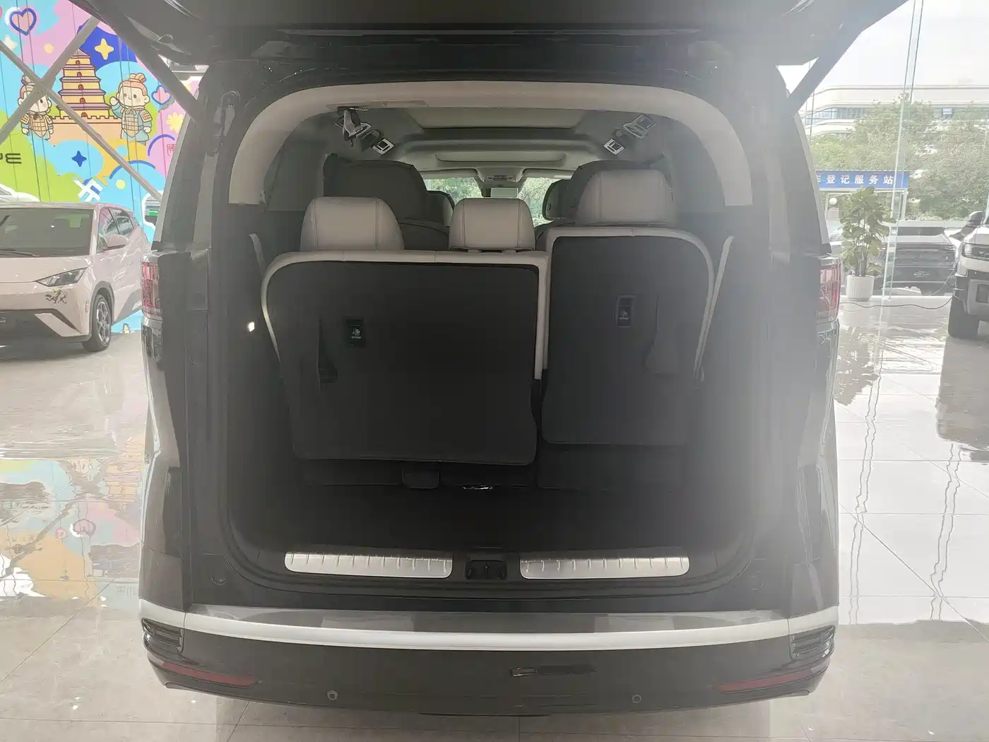 Denza D9 2025 2024 DM-i 980 AWD Prestige