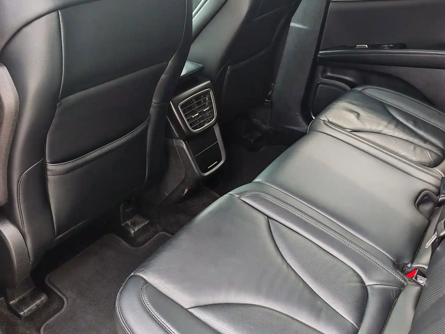 Photo 9 - Lincoln MKX