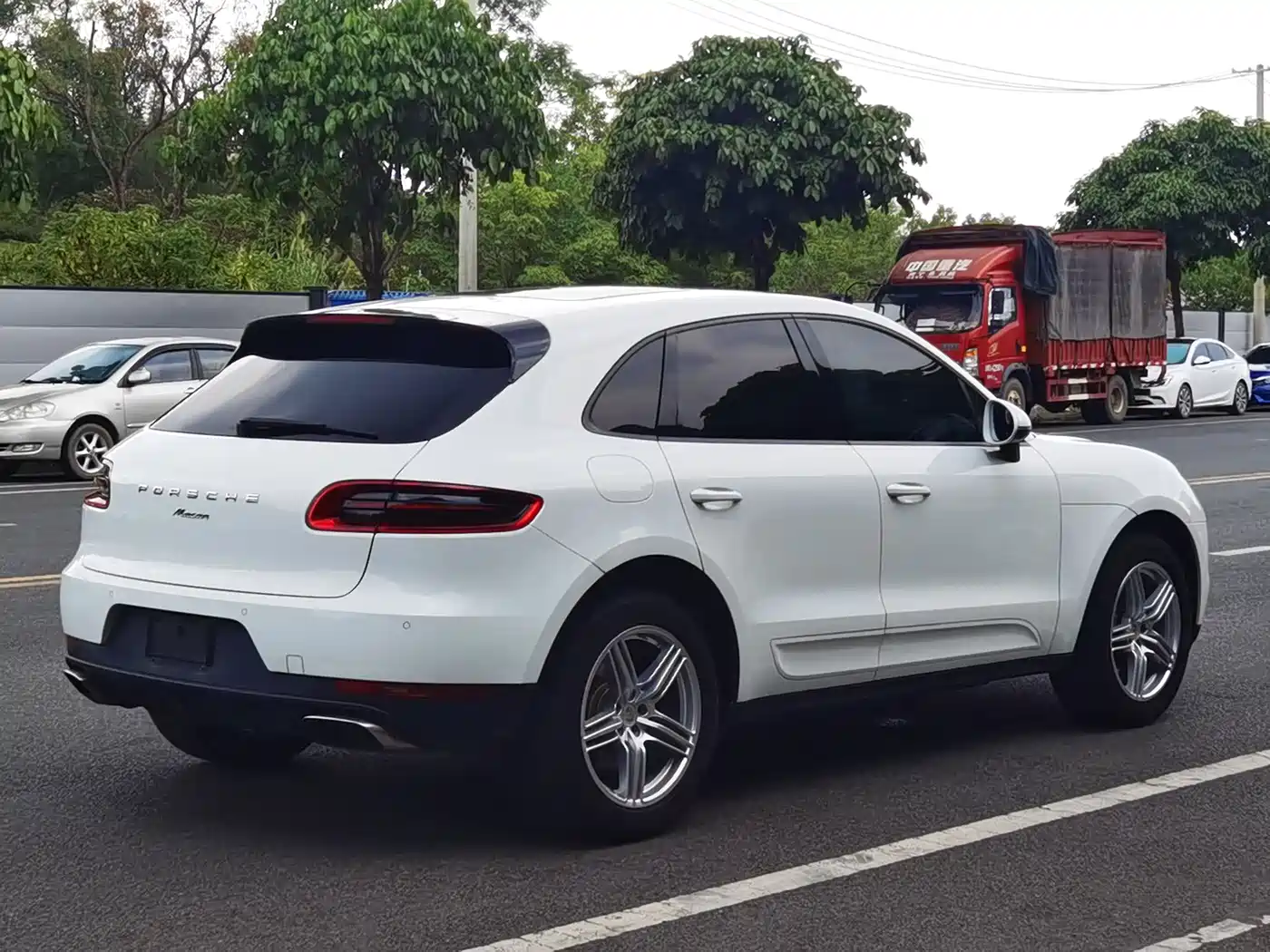 Porsche Macan 2017 Macan 2.0T фото 6