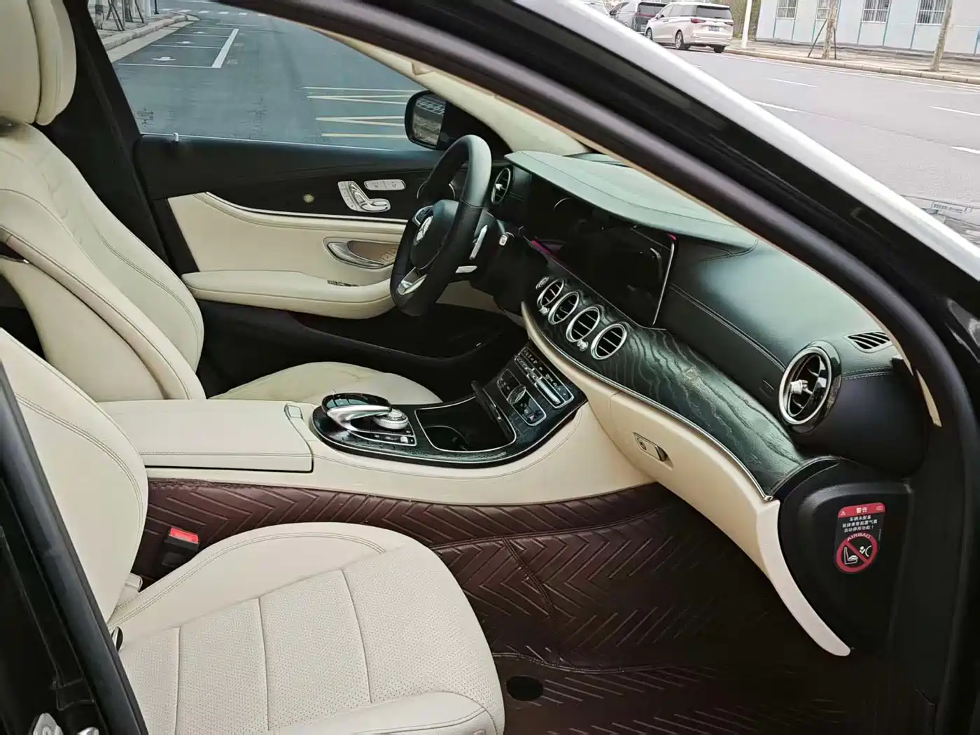 Mercedes-Benz E-Class 2016 E 300 L Sport Luxury фото 11