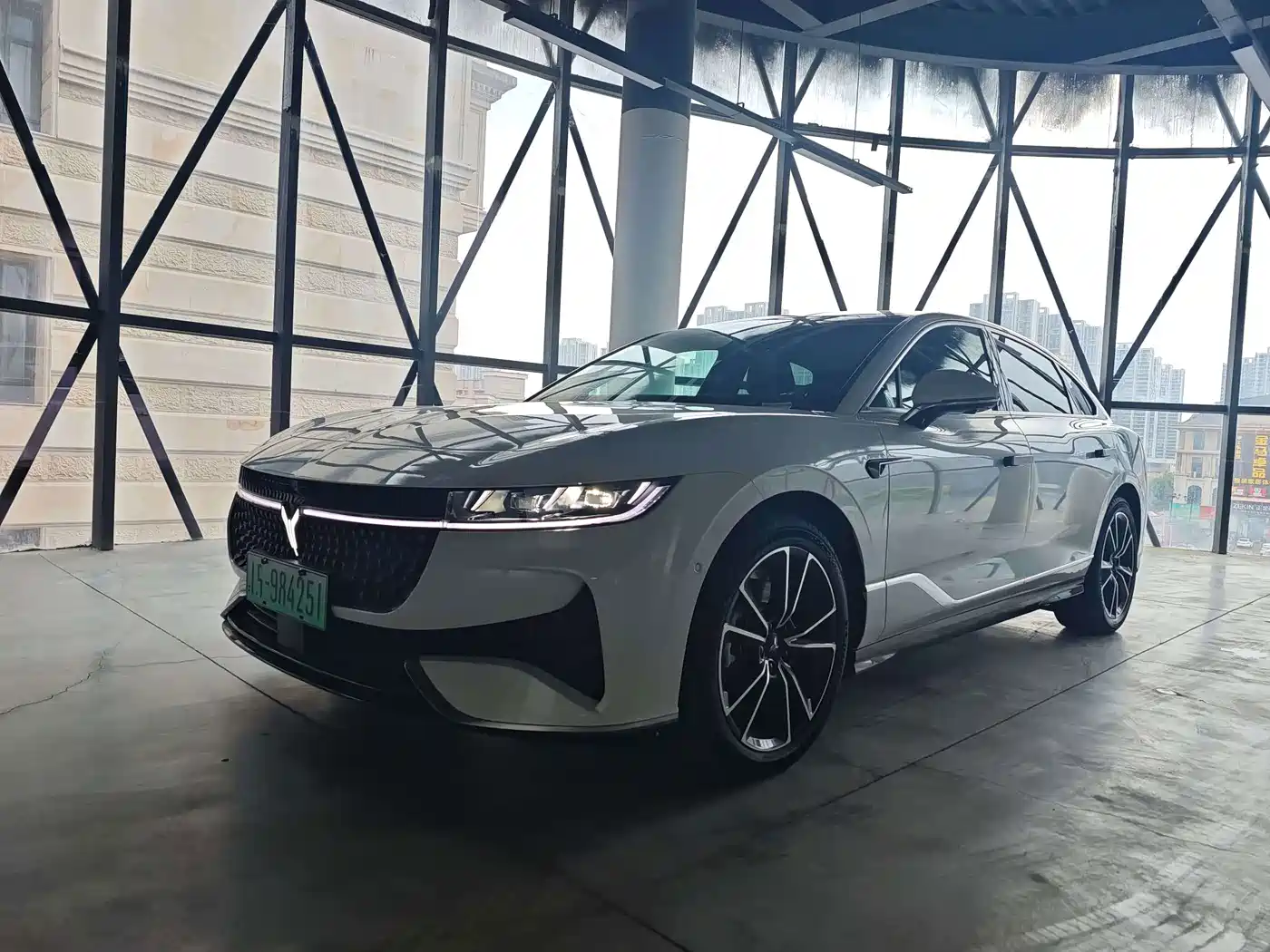  Voyah Auto VOYAH Zhuiguang 2024 PHEV AWD Ultra Long Range Flagship
