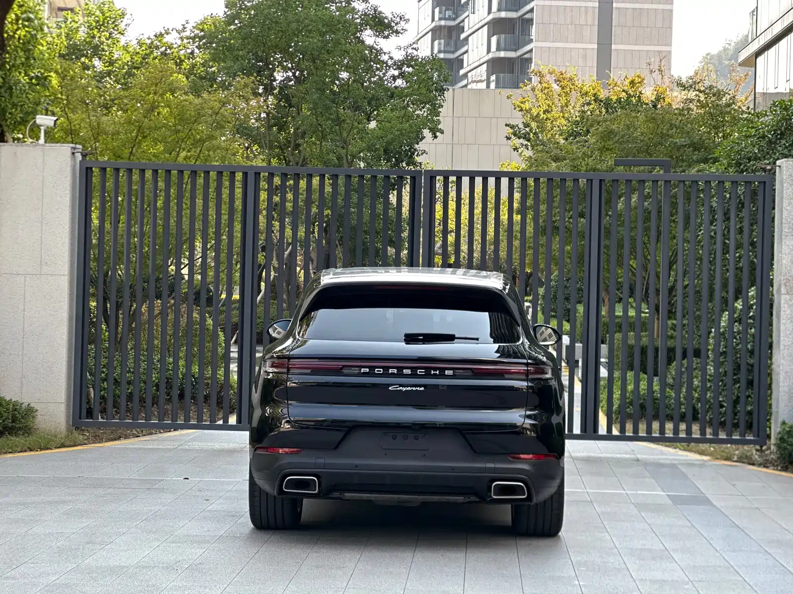 Photo 5 - Porsche Cayenne