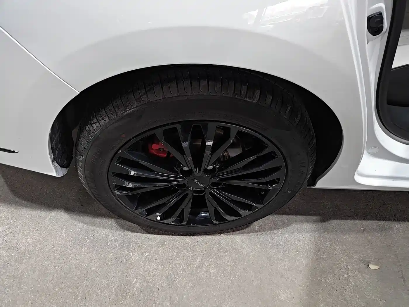 DONGFENG YI HYUN MAX