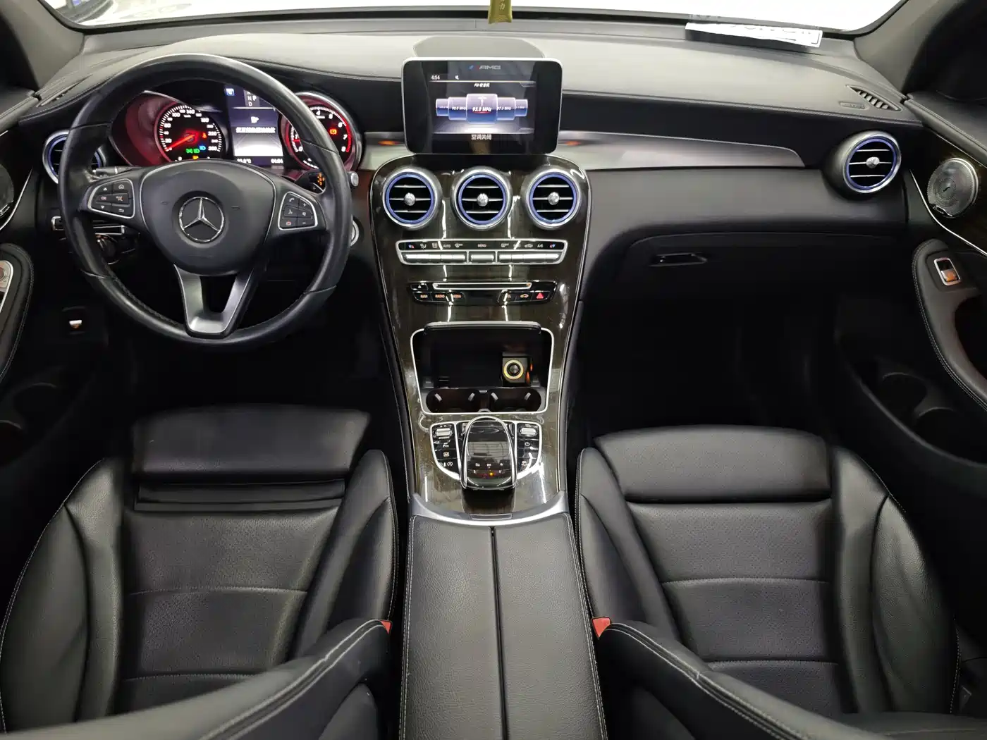 Mercedes-Benz GLC 2017 GLC 260 4MATIC Luxury фото 7