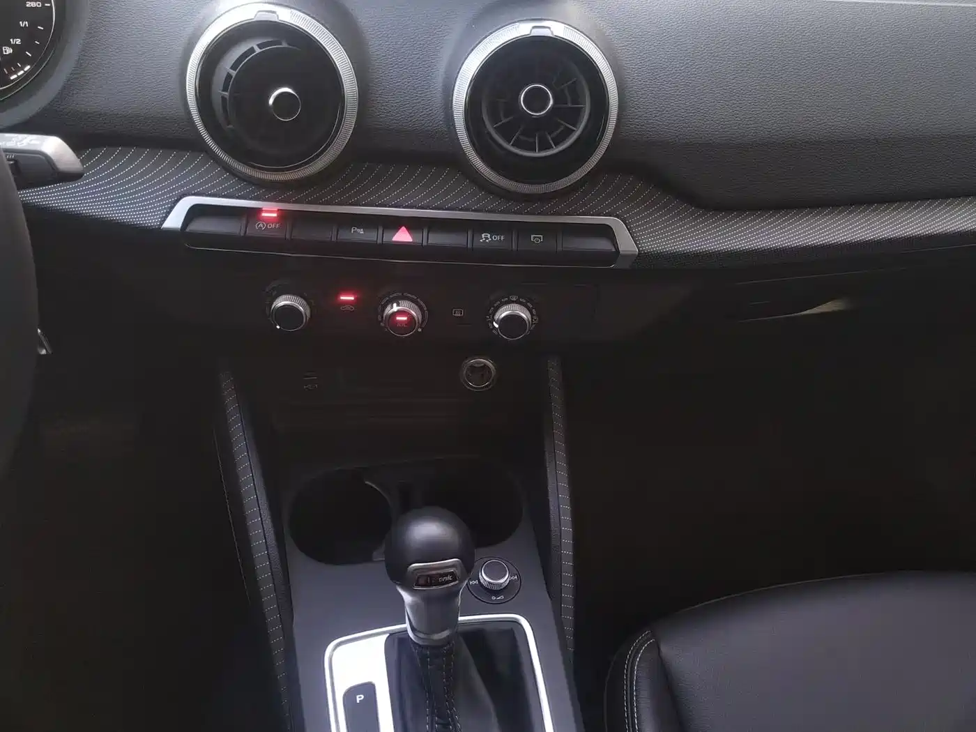 Audi Q2L 2022 35 TFSI Fashion Elegance фото 6
