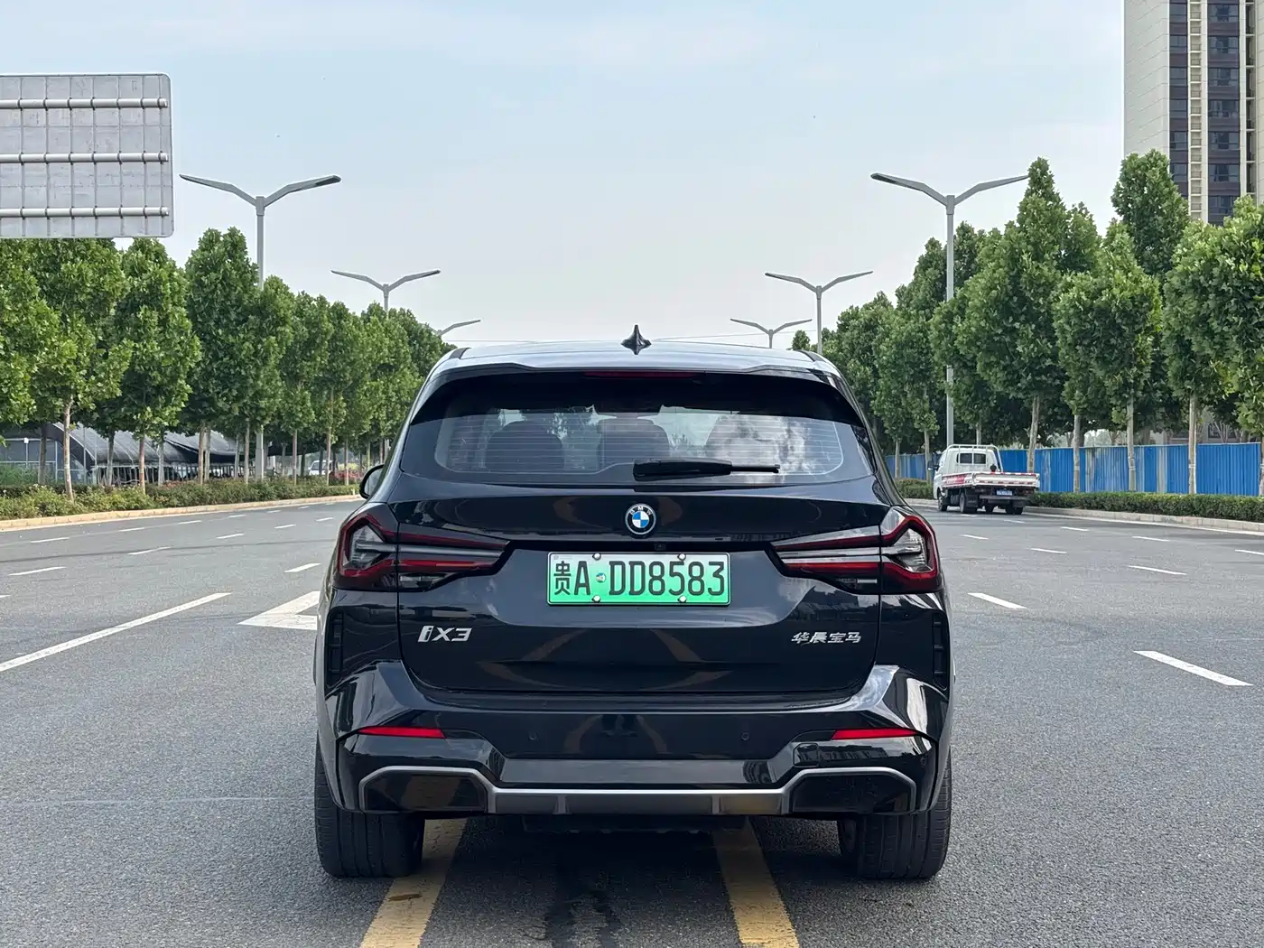BMW iX3 2024 Innovation Leader фото 8