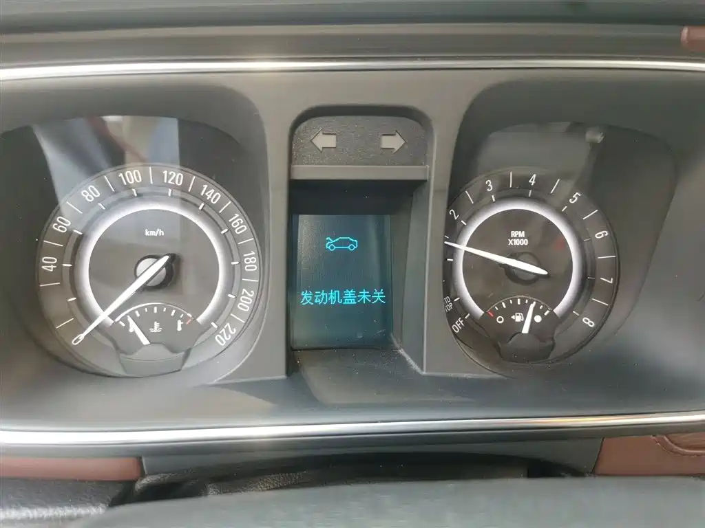 Buick GL8 2018 28T Luxury Model China VI фото 4