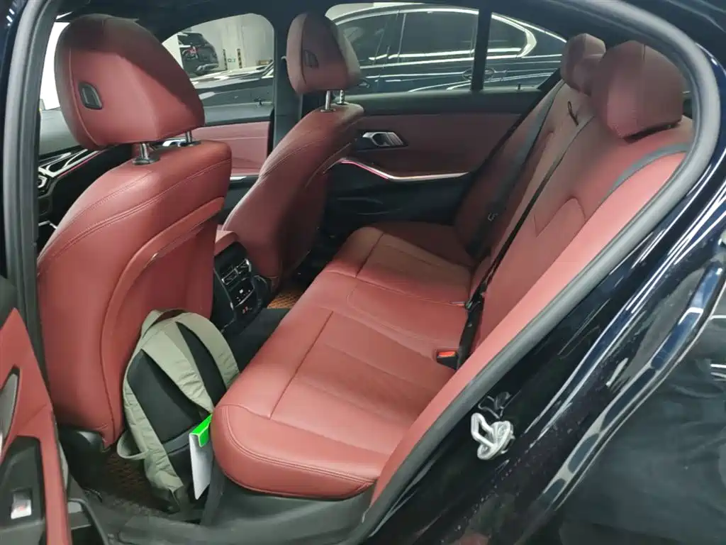 BMW 3 Series 2024 325i M Sport Shadowline Package фото 17