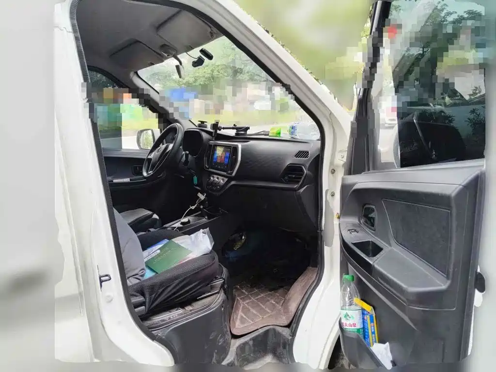 Changan Kaicheng Changan Ruixing EM80 2025 2025 Passenger Version Comfort 6-seater 300km Dual Swing Doors