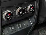 Photo 15 - Land Rover Defender
