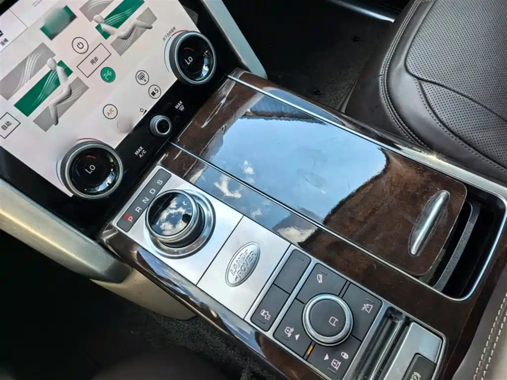 Land Rover Range Rover 2021 3.0 L6 Heritage Edition фото 9