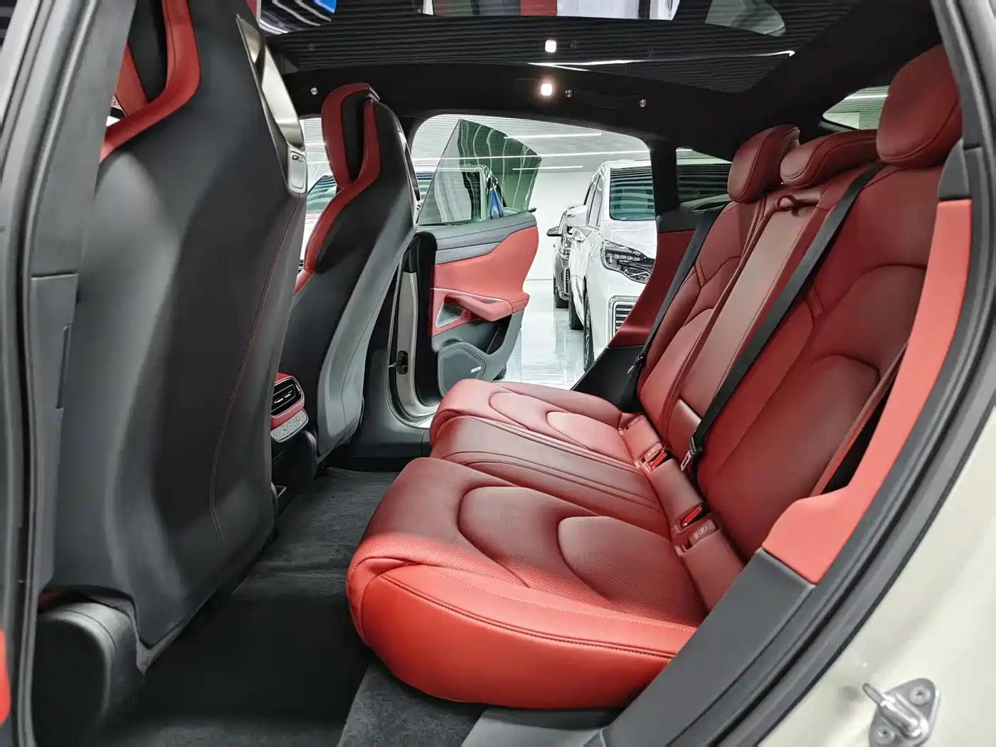 Xiaomi Auto Xiaomi SU7 2024 AWD Extended Range Advanced Smart Driving Max Edition фото 10