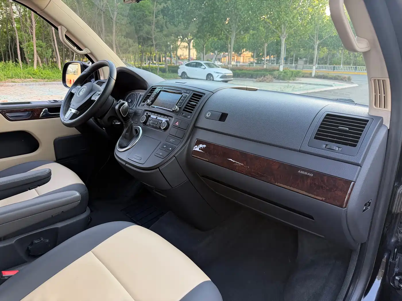 Volkswagen Multivan 2012 2.0TSI 4WD Premium фото 12