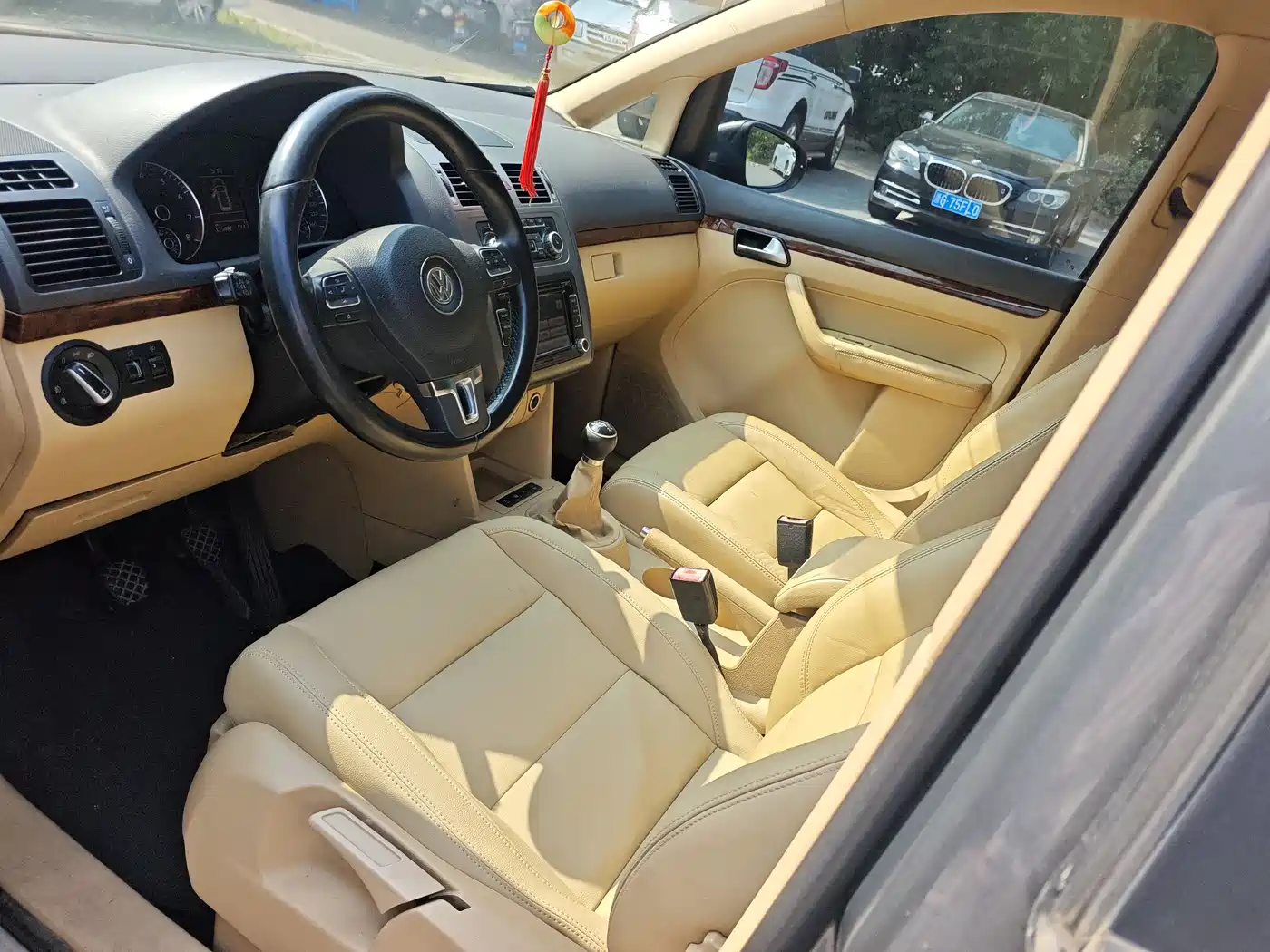 Volkswagen Touran 2013 1.4T Manual Trend 5-seater фото 10