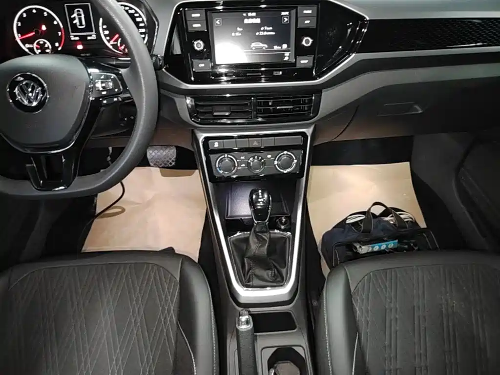 Фото 14 - Volkswagen T-Cross