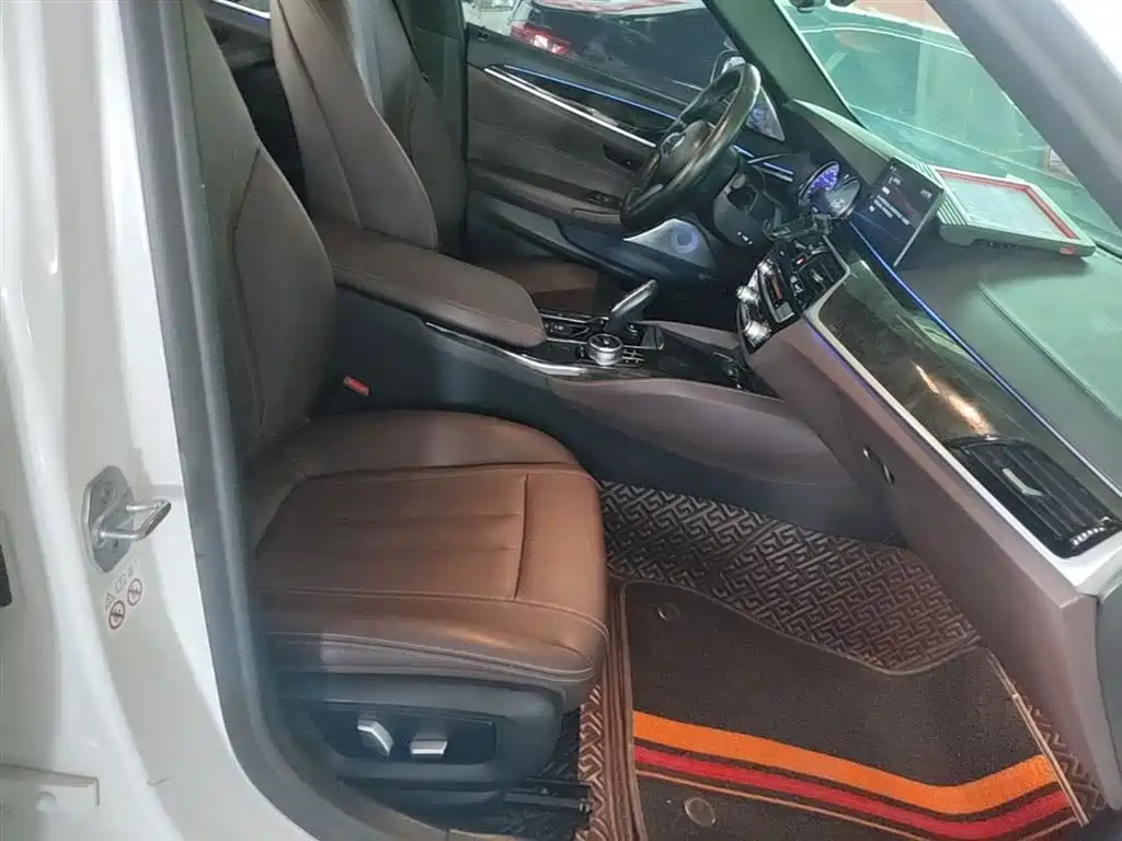 BMW 5 Series 2018 525Li M Sport Package фото 25