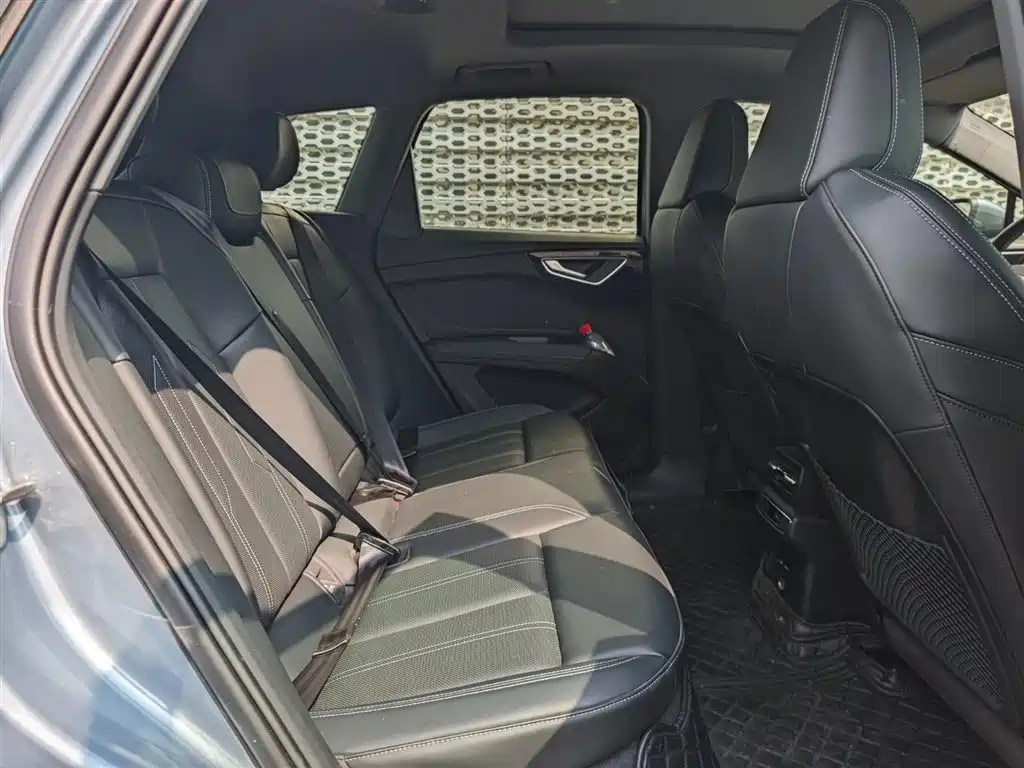 Audi Q4 e-tron 2024 40 e-tron Creation Edition фото 12