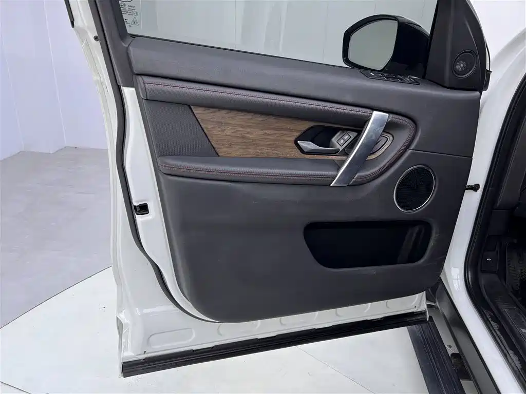 Land Rover Discovery Sport 2020 249PS R-Dynamic Performance фото 17