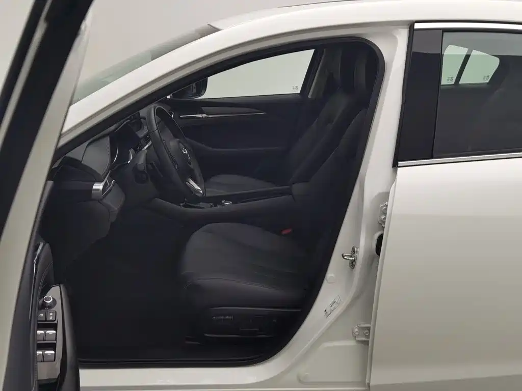 Photo 10 - Mazda Atenza