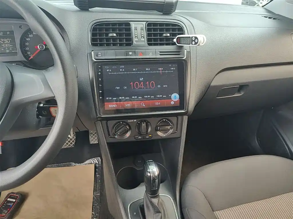 Volkswagen Polo 2018 1.5L Auto Safe Drive фото 13
