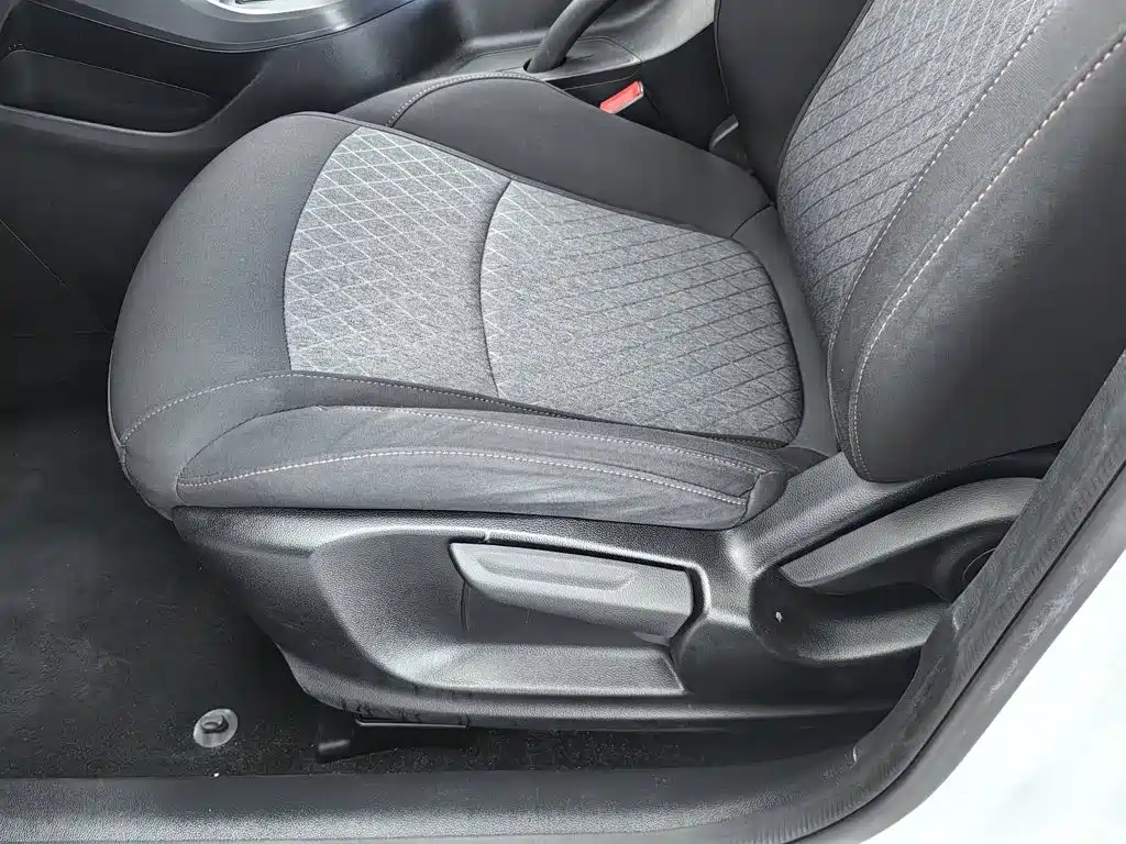 Photo 20 - Roewe i5