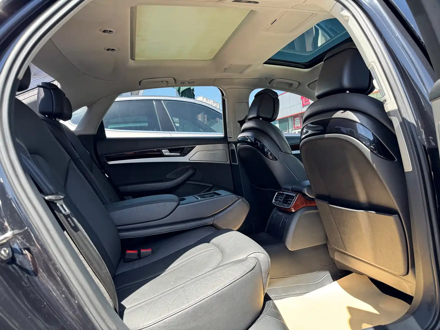 Audi A8 2011 A8L 3.0 TFSI quattro Comfort (213kW) фото 23