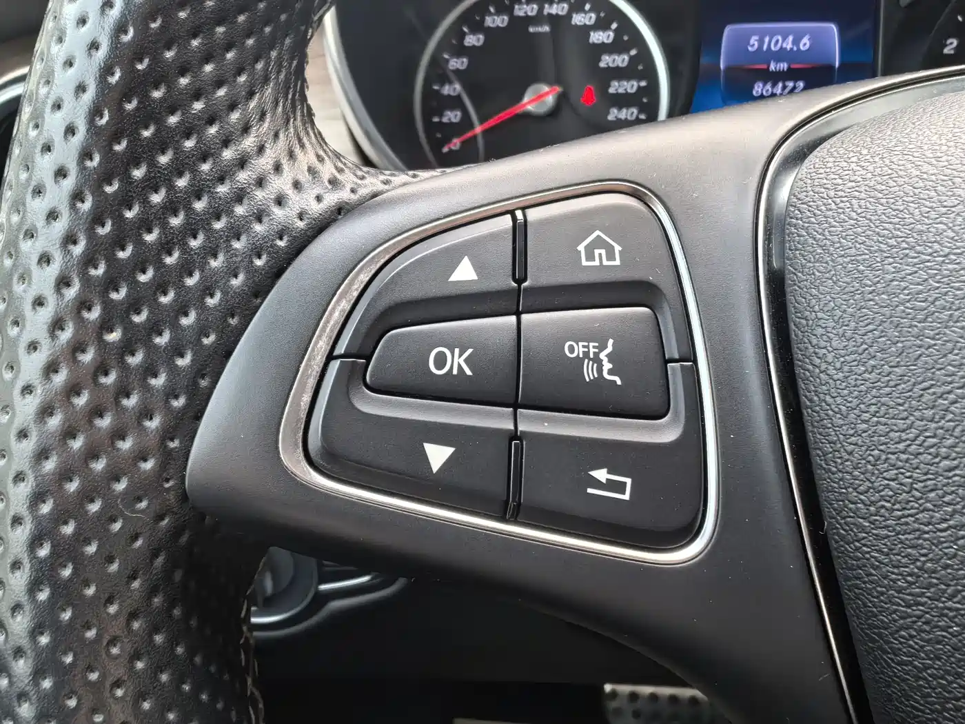 Mercedes-Benz V-Class 2021 V 260 L Long Wheelbase Premium Edition фото 12