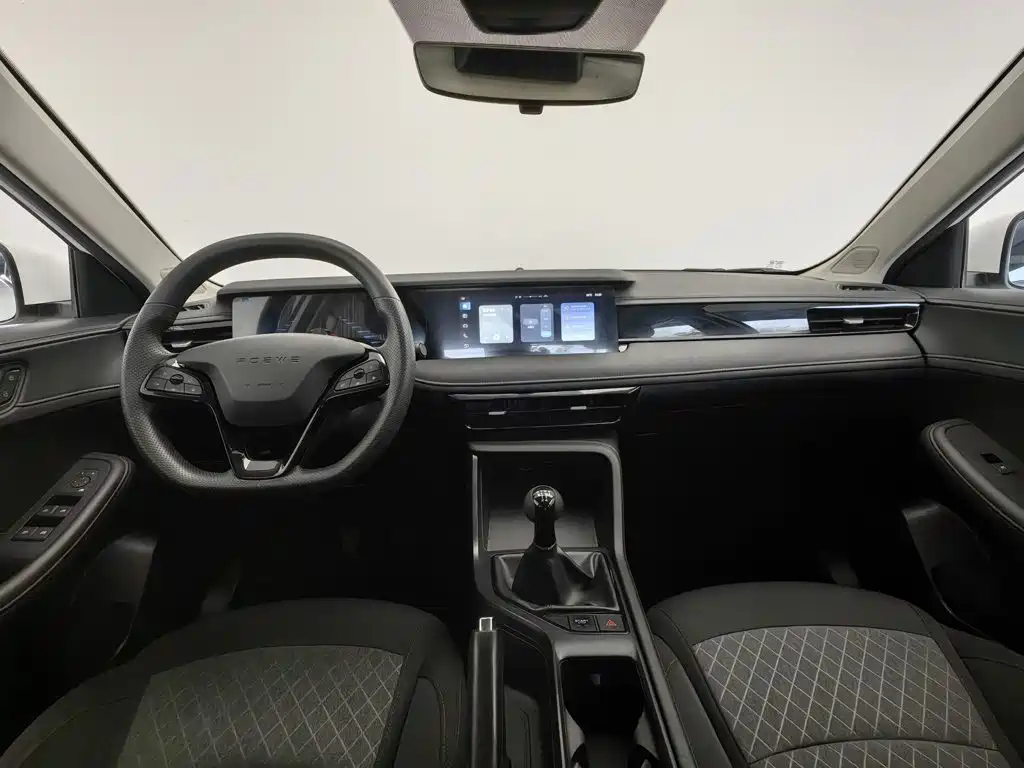 Photo 5 - Roewe i5