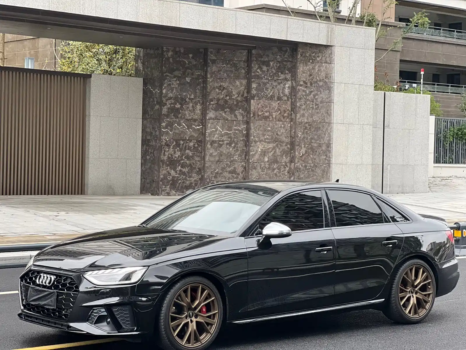 Photo 1 - Audi S4