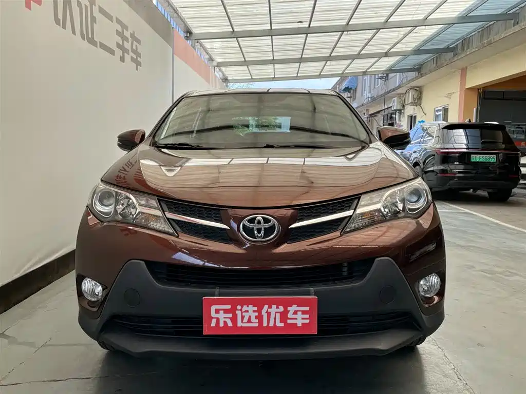 Toyota RAV4 Rongfang 2015 2.0L CVT 2WD Trend Edition фото 2