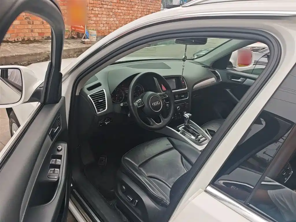 Audi Q5 2015 40 TFSI Technology фото 15
