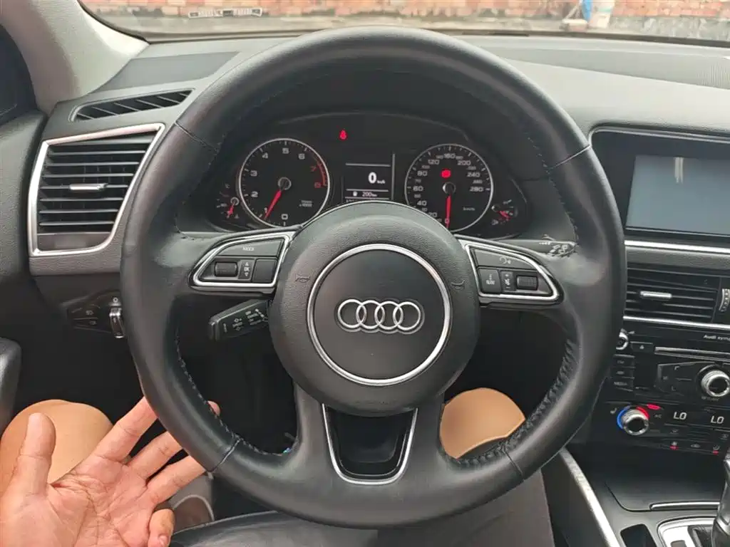 Audi Q5 2015 40 TFSI Technology фото 11