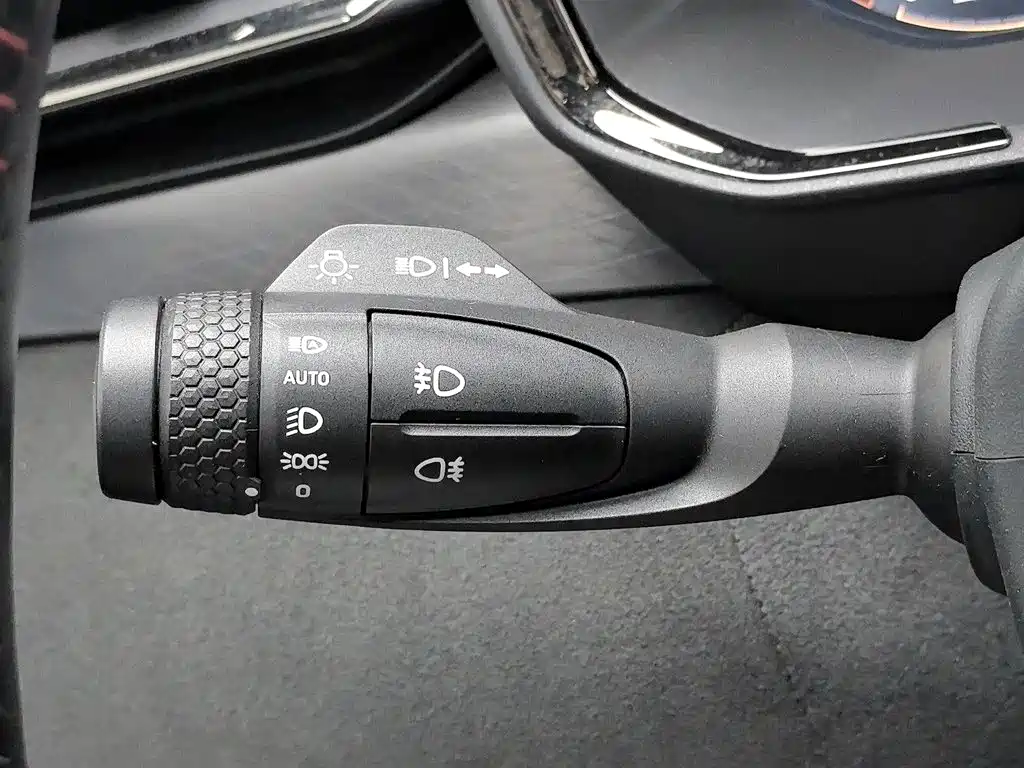 Photo 21 - Lynk & Co 05