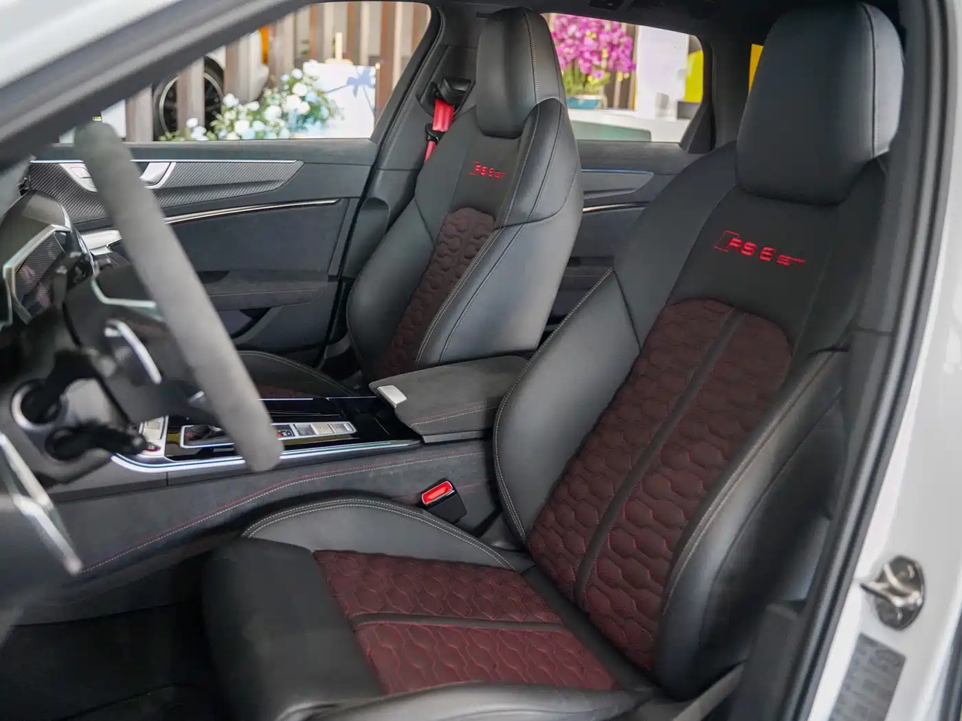 Audi RS 6 2025 2025 RS 6 Avant GT