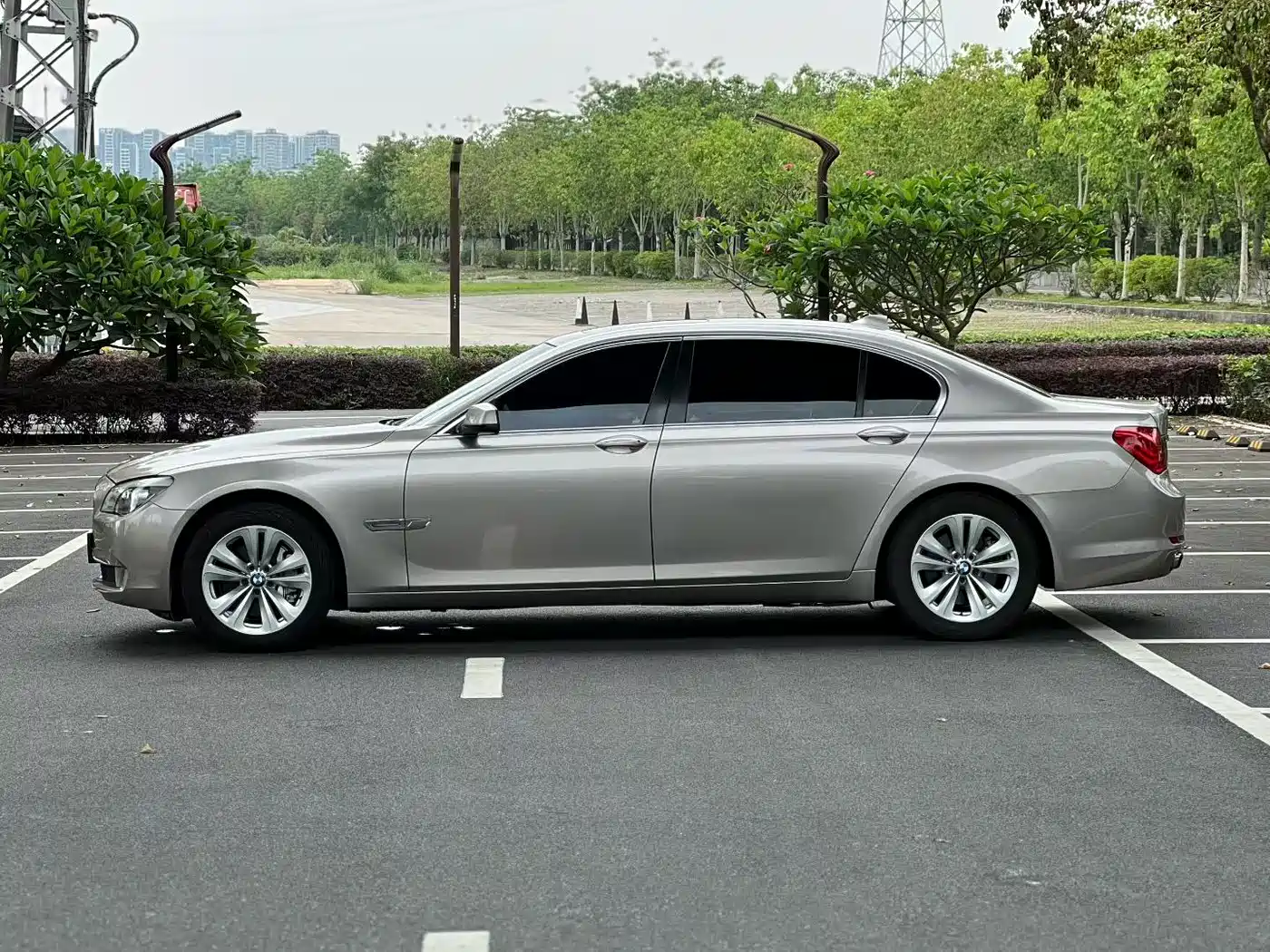 BMW 7 Series 2011 730Li Elegance фото 5