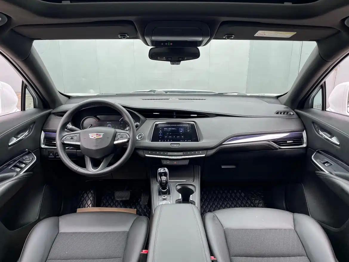 Cadillac XT4 2022 28T FWD Style фото 2