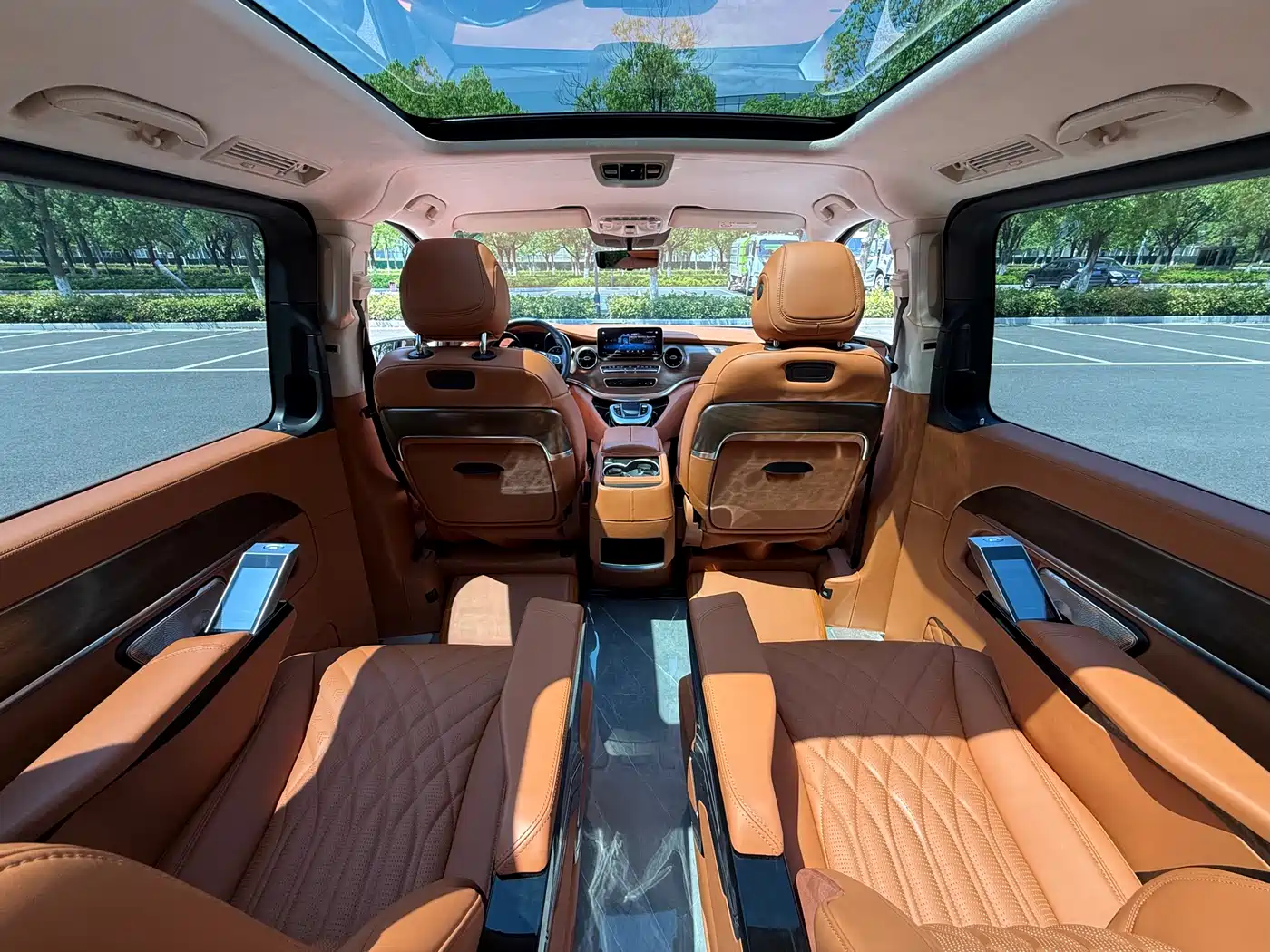 Mercedes-Benz V-Class 2022 V 260 L Long Wheelbase Luxury Edition фото 13