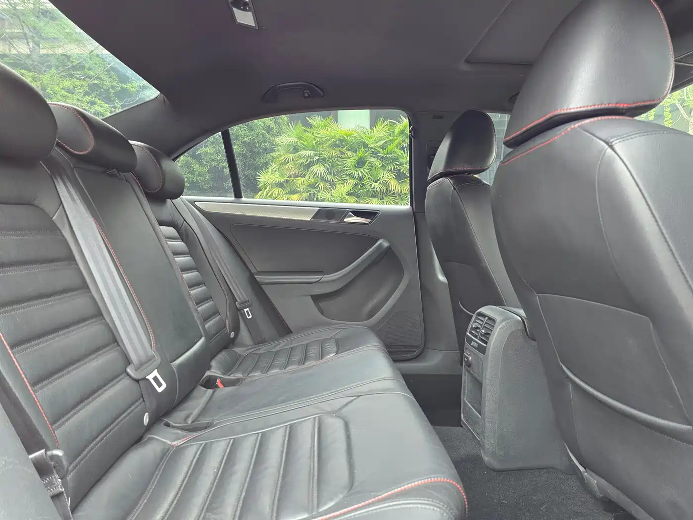 Volkswagen Sagitar 2013 2.0TSI GLI фото 13