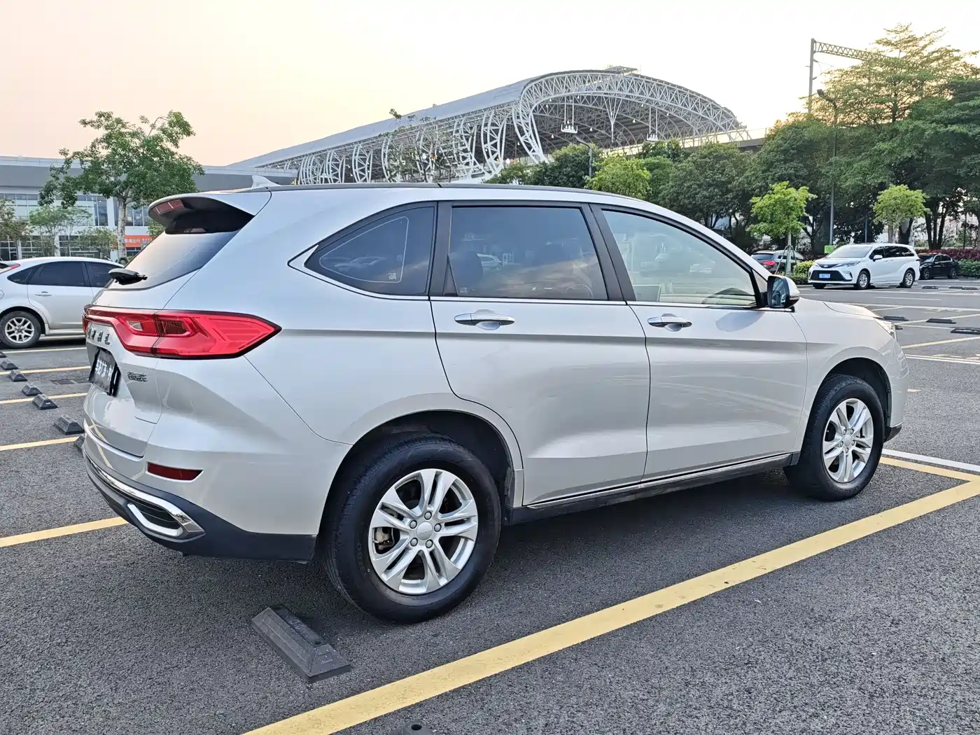 Haval M6 2021 PLUS 1.5T DCT Luxury Smart Connect фото 6