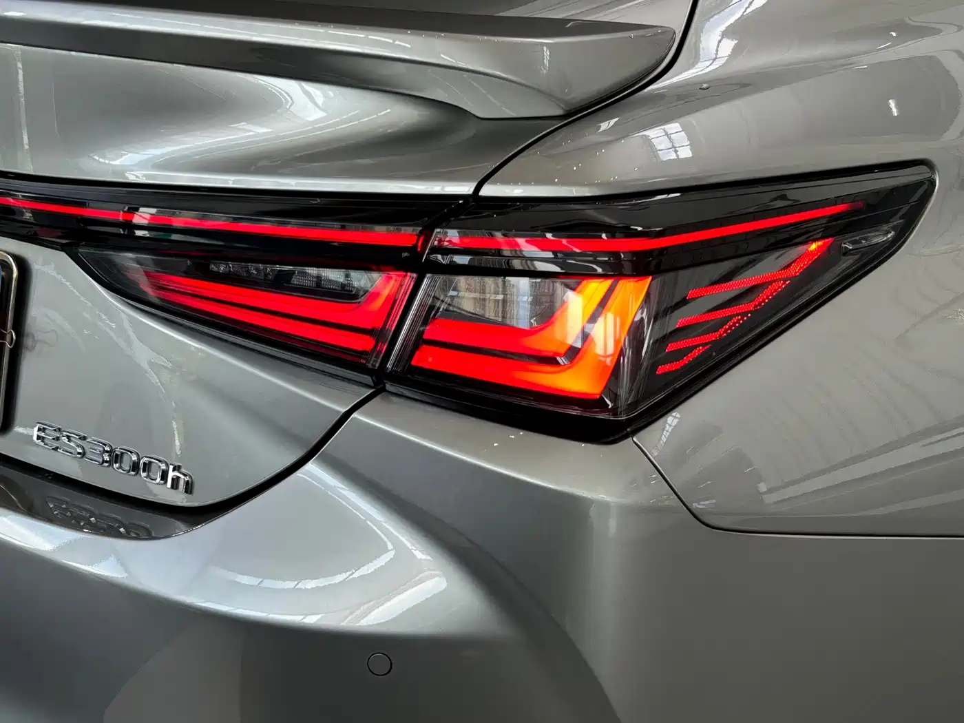 Lexus ES 2025 2025 300h Ultimate Edition