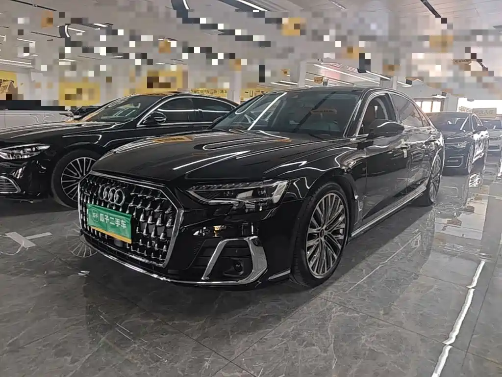Фото 2 - Audi A8
