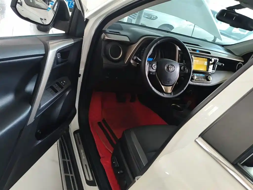 Toyota RAV4 Rongfang 2015 2.5L Automatic 4WD Elite Edition фото 16