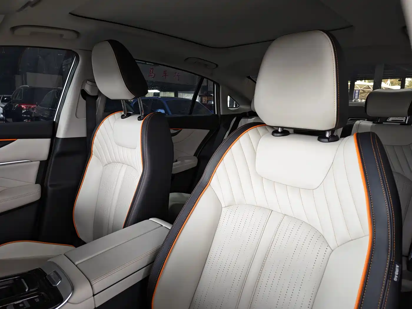 DONGFENG YI HYUN MAX