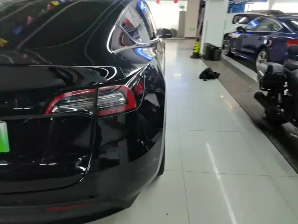 Фото 8 - Tesla Model Y