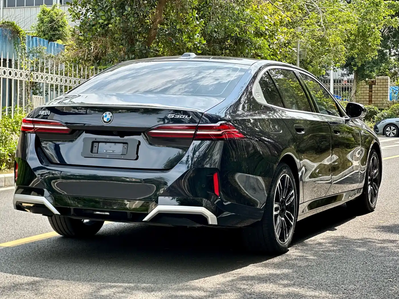 BMW 5-SERIES
