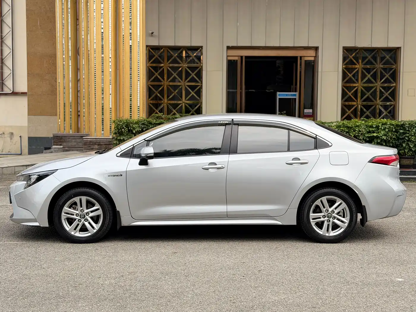 Toyota Levin 2021 Dual Hybrid 1.8H E-CVT Leading Edition фото 6