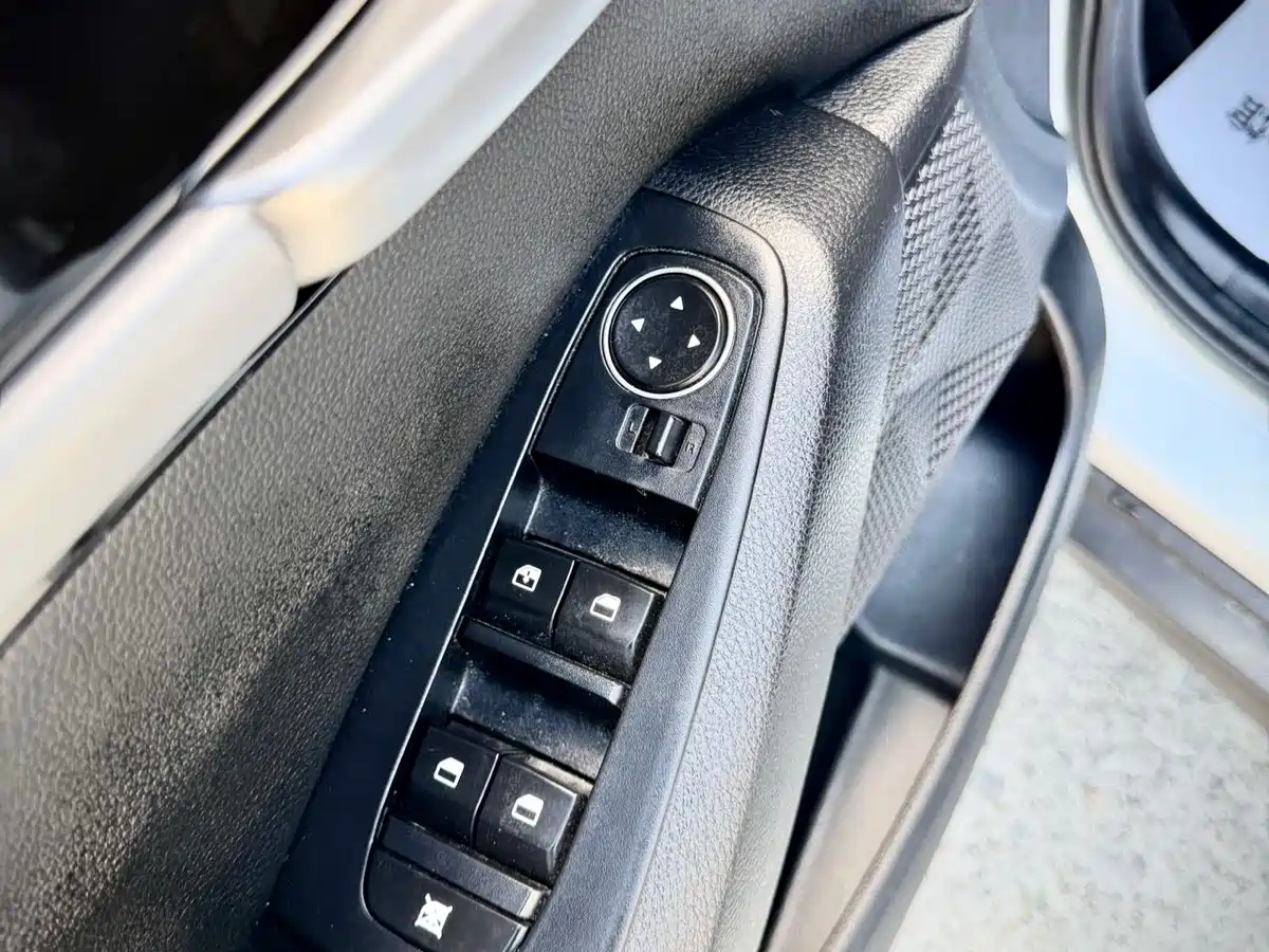 Kia Seltos 2023 1.5L CVT Luxury Edition фото 17