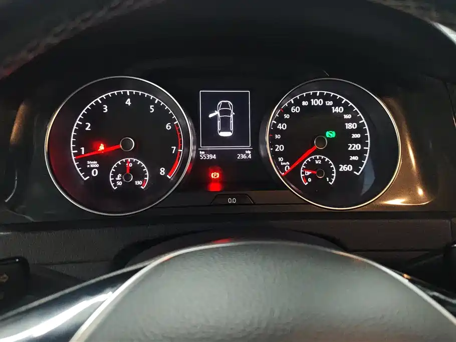 Volkswagen Golf 2017 1.6L Auto Comfort Millionth Edition фото 14