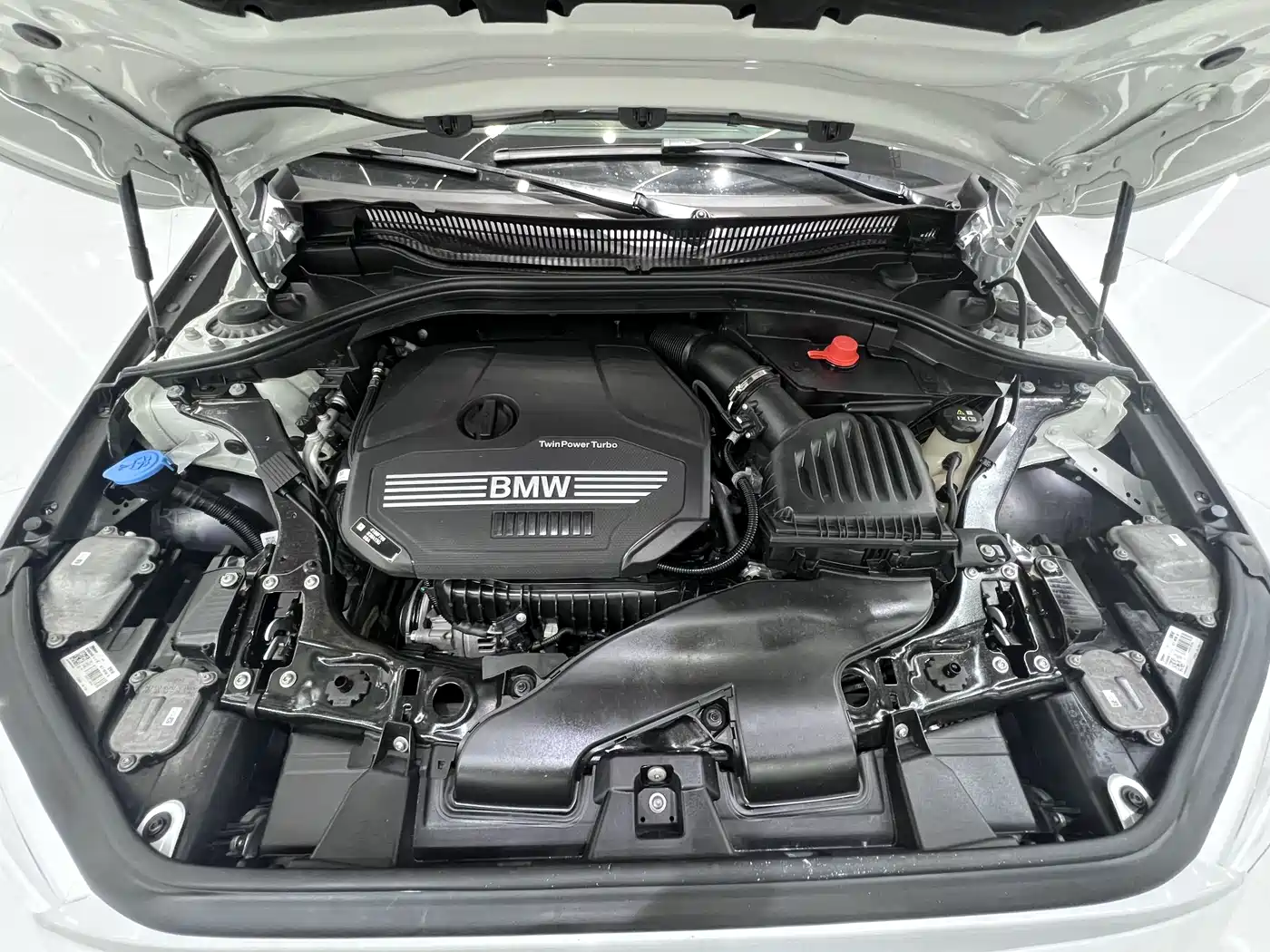 BMW 1 Series 2022 120i M Sport Shadow Edition фото 20