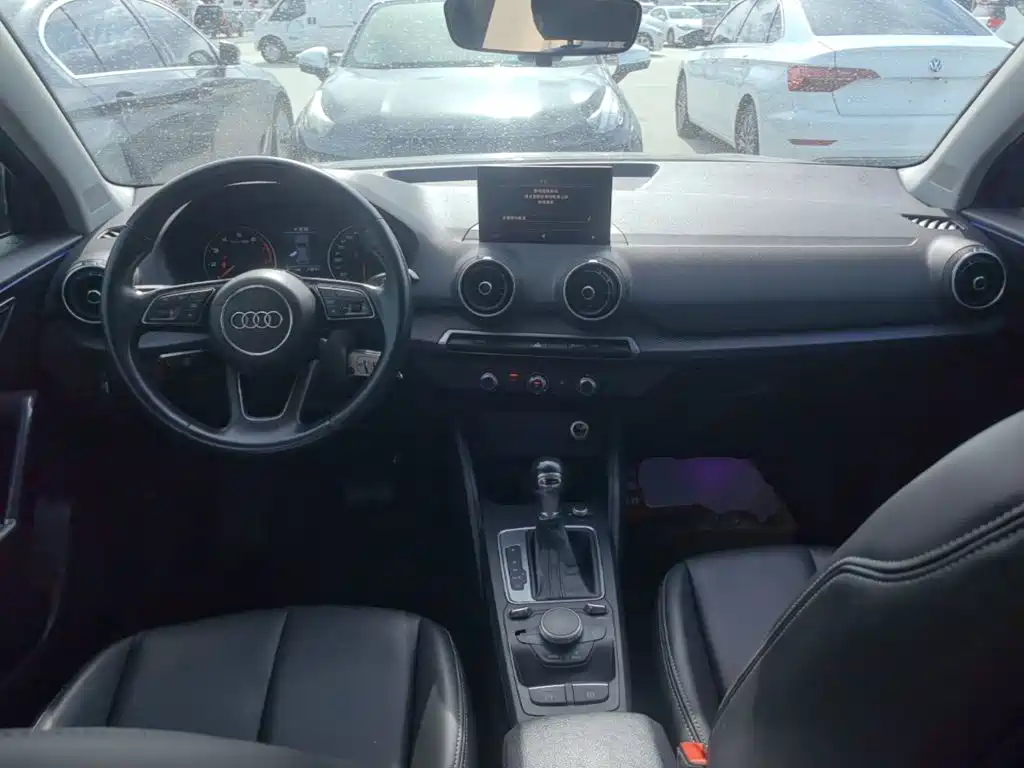 Audi Q2L 2019 2018 35 TFSI Launch Exclusive Edition China VI